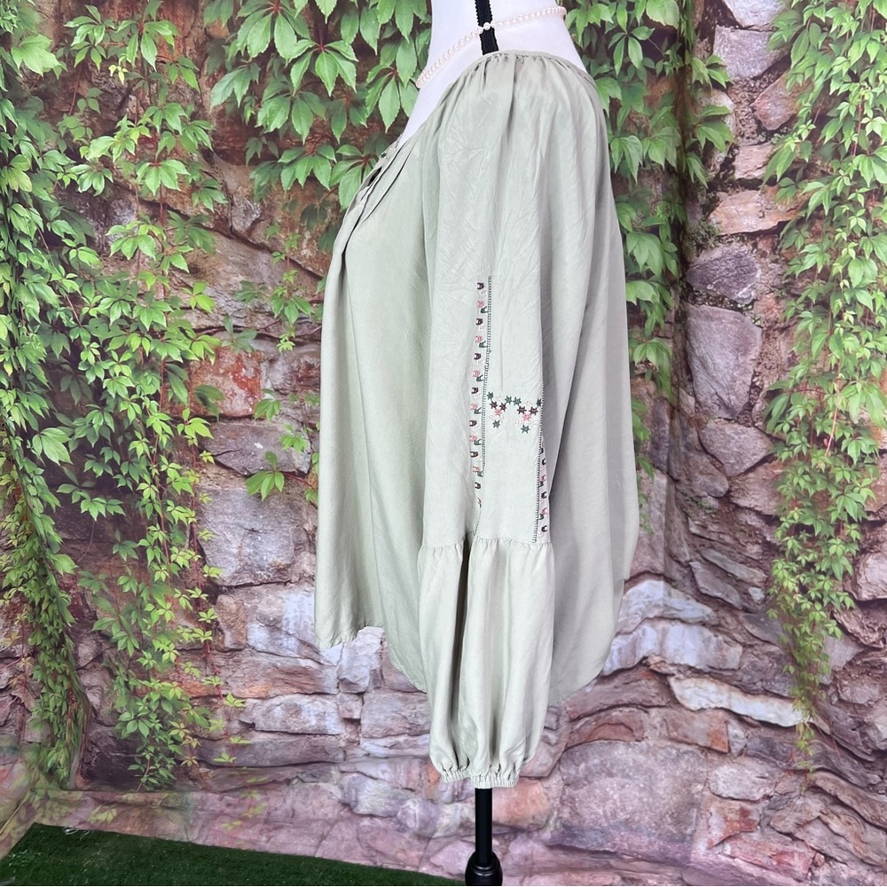GRACE + KARMA Sage Green Embroidered Blouse, L - Picture 6 of 12